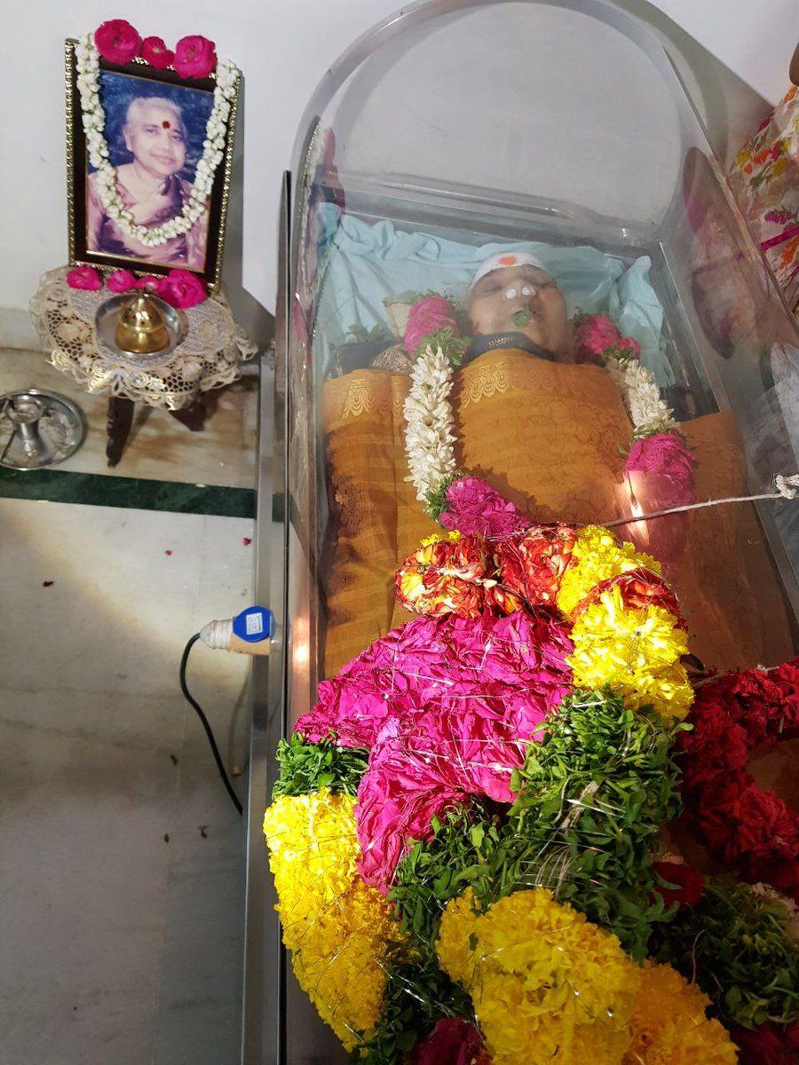 Photos: Chiranjeevi pays tribute to Rao Ramesh’s mother
