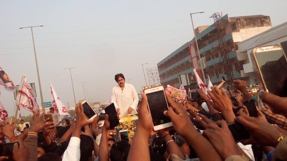 Photos: Grand Welcome to Janasena Pawan Kalyan at Kurnool