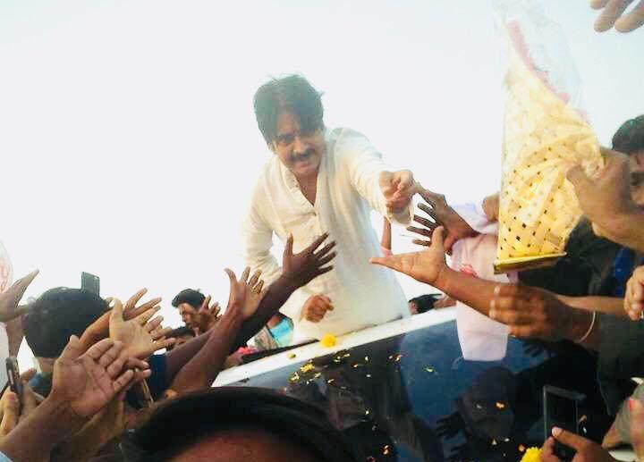 Photos: Grand Welcome to Janasena Pawan Kalyan at Kurnool