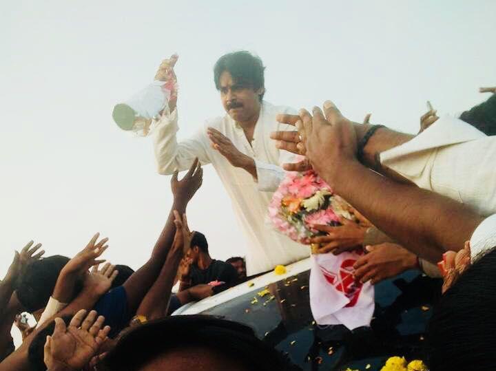 Photos: Grand Welcome to Janasena Pawan Kalyan at Kurnool