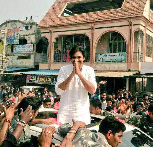 Photos: Grand Welcome to Janasena Pawan Kalyan at Kurnool