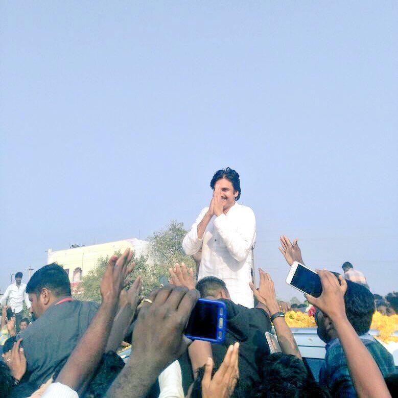 Photos: Grand Welcome to Janasena Pawan Kalyan at Kurnool