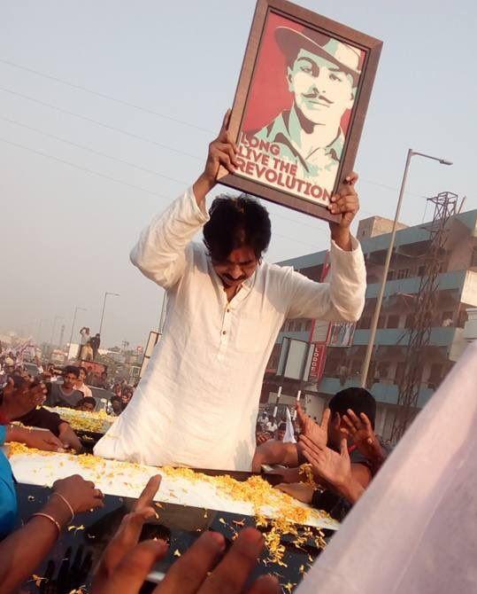 Photos: Grand Welcome to Janasena Pawan Kalyan at Kurnool