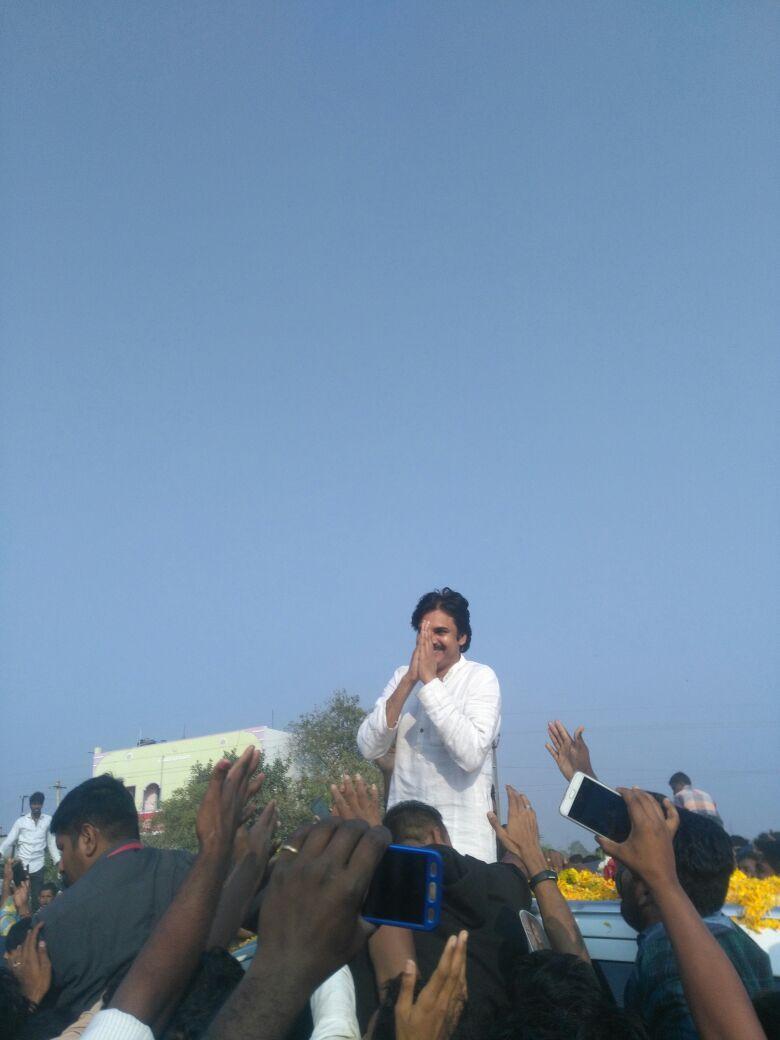 Photos: Grand Welcome to Janasena Pawan Kalyan at Kurnool