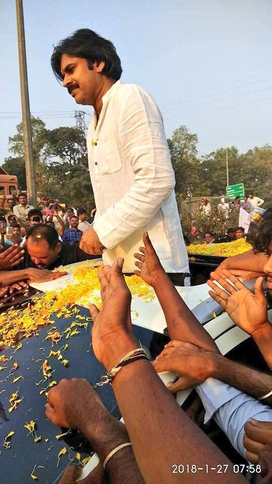 Photos: Grand Welcome to Janasena Pawan Kalyan at Kurnool