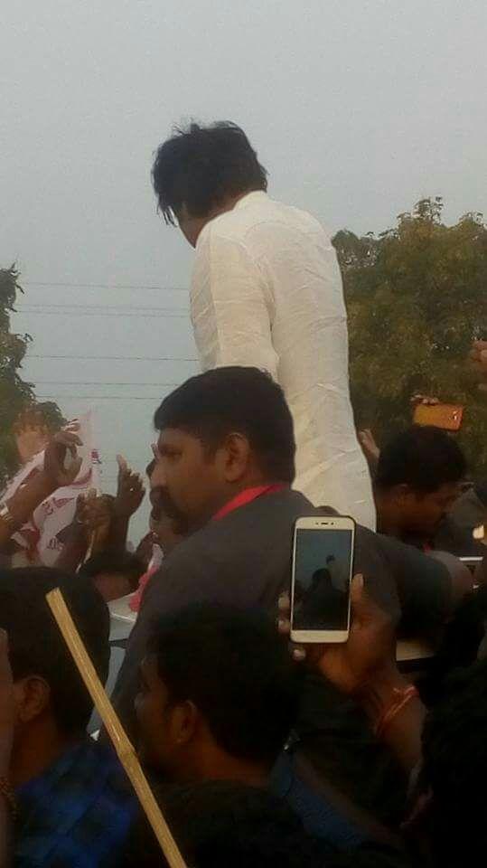 Photos: Grand Welcome to Janasena Pawan Kalyan at Kurnool