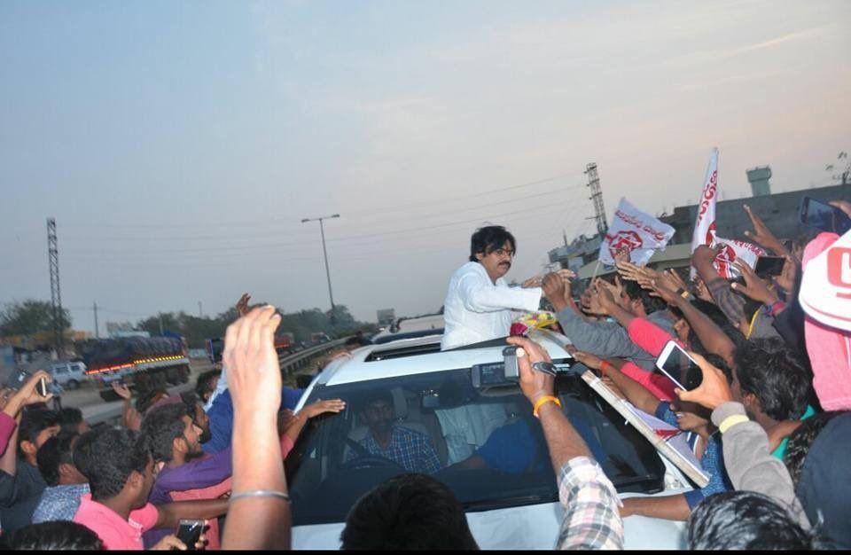 Photos: Grand Welcome to Janasena Pawan Kalyan at Kurnool