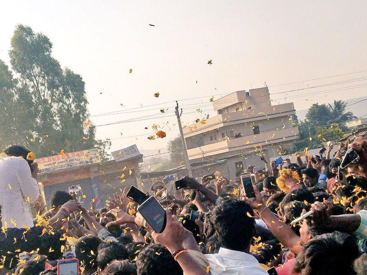 Photos: Grand Welcome to Janasena Pawan Kalyan at Kurnool