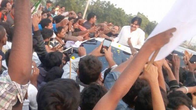 Photos: Grand Welcome to Janasena Pawan Kalyan at Kurnool