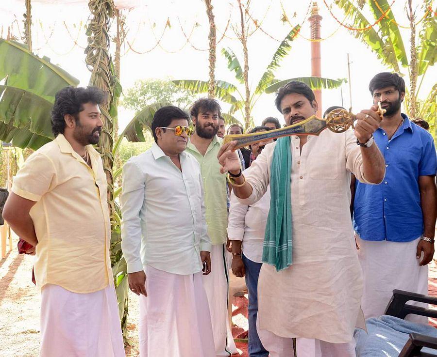 Photos: Pawan Kalayan's Katamarayudu Movie Latest Shooting Locations