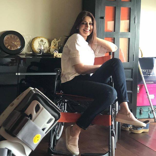 Photos: Sonali Bendre getting emotional on her haircut for cancer treatment