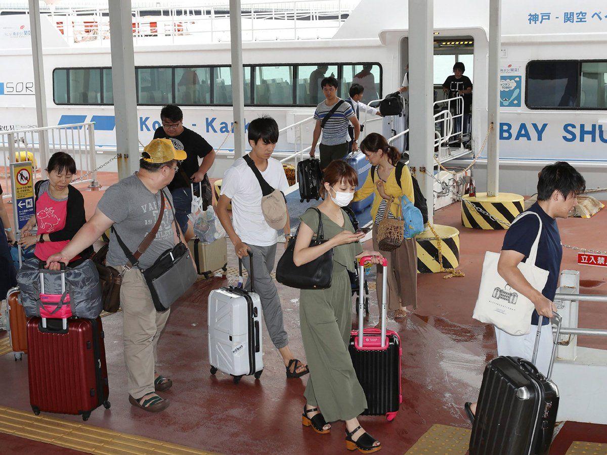 Photos: Typhoon Jebi Batters the West Coast of Japan