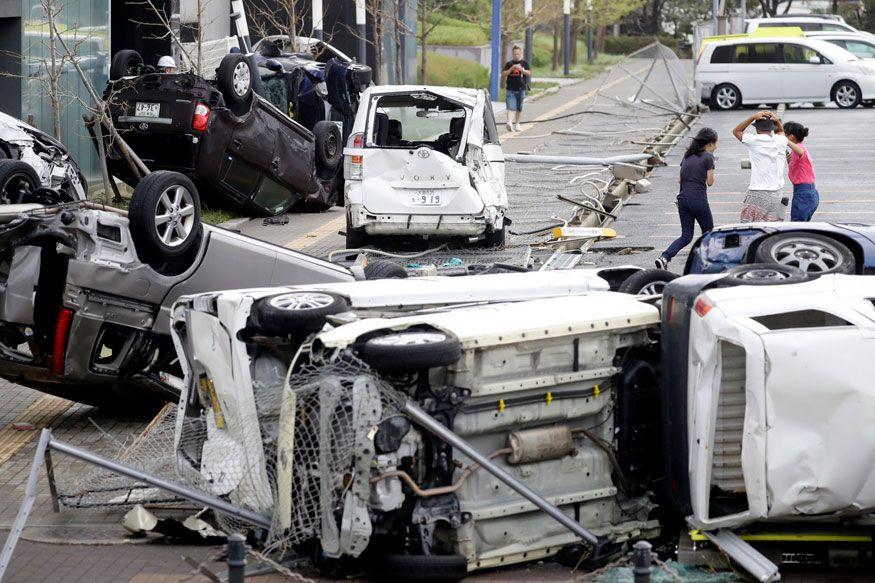 Photos: Typhoon Jebi Batters the West Coast of Japan