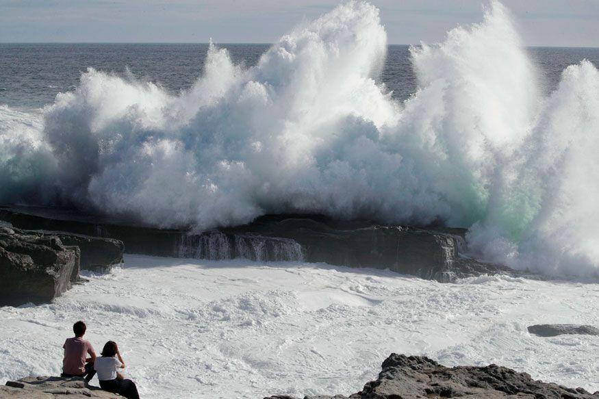 Photos: Typhoon Jebi Batters the West Coast of Japan