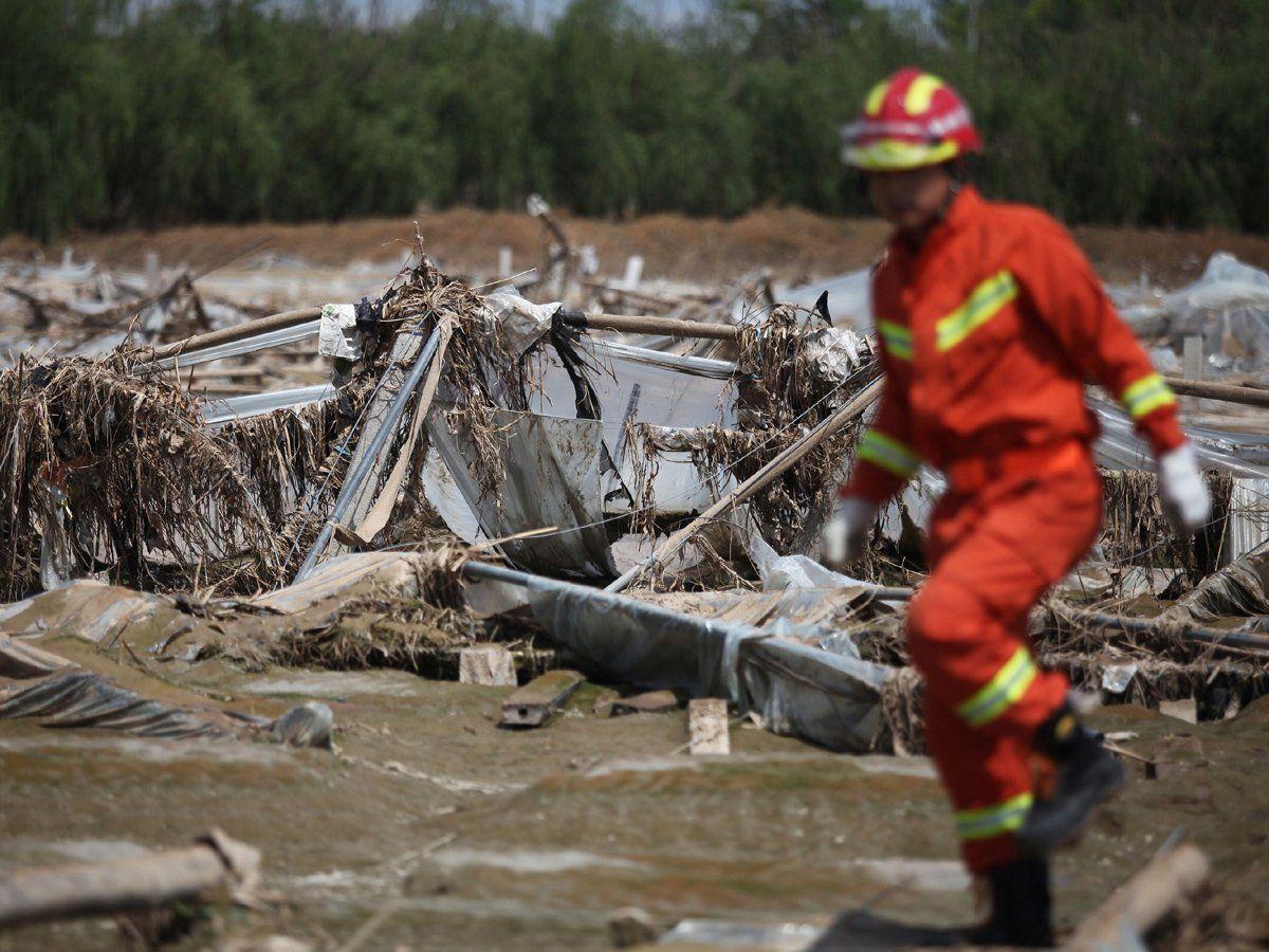 Photos: Typhoon Jebi Batters the West Coast of Japan