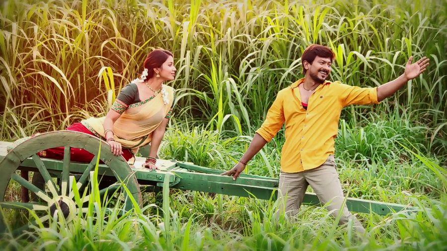 Podhuvaga En Manasu Thangam Movie Latest Stills