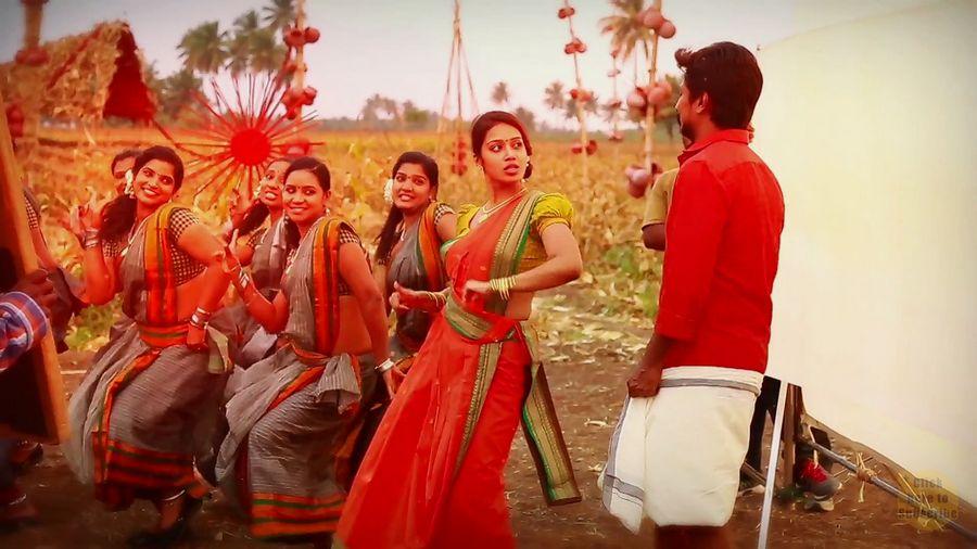 Podhuvaga En Manasu Thangam Movie Latest Stills