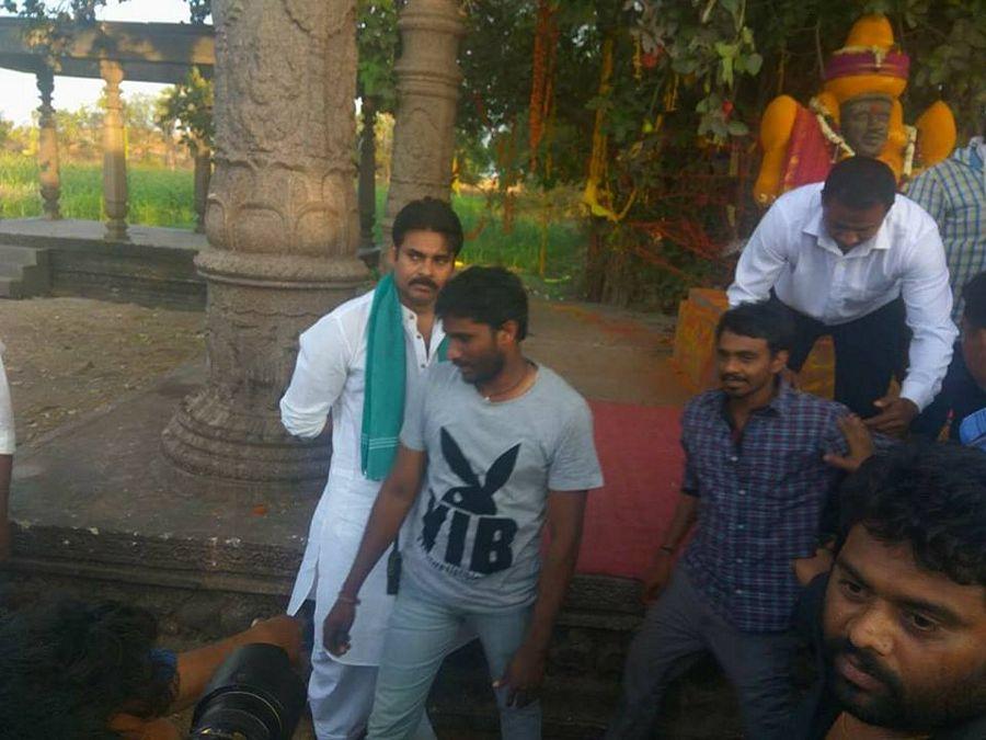 Power Star Pawan Kalyan Katamarayudu Movie New Working Stills