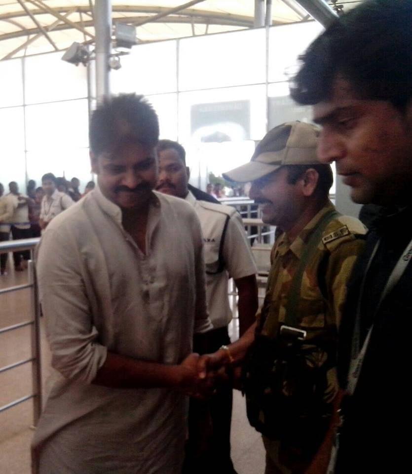 Powerstar Pawan Kalyan reached to Rajahmundry Airport Photos