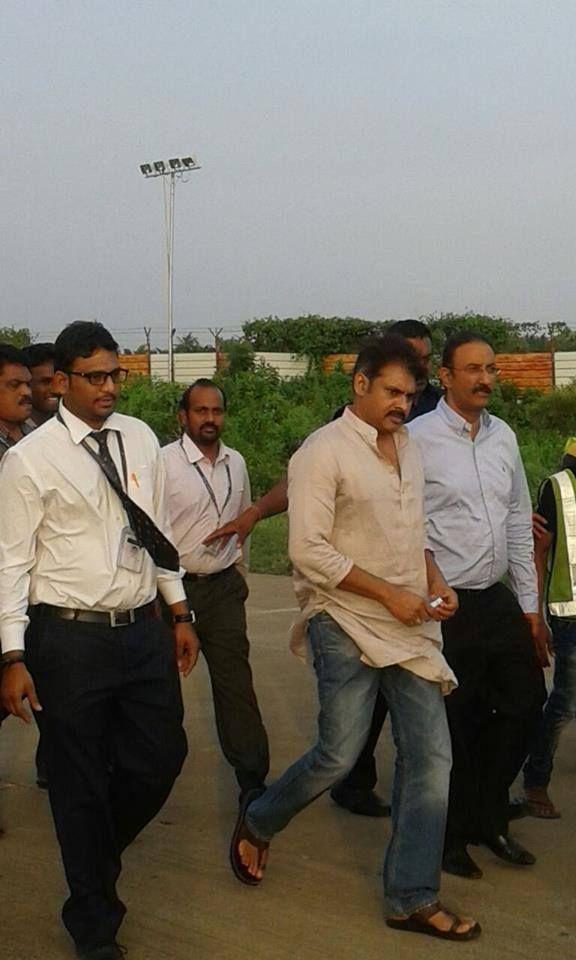 Powerstar Pawan Kalyan reached to Rajahmundry Airport Photos