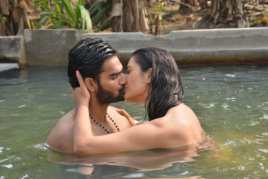 RX100 Payal Rajput and Kartikeya Lip Lock Stills