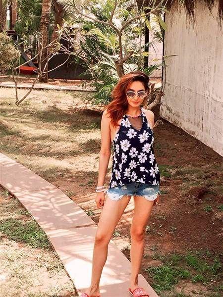 Ragini Dwivedi Enjoys Her Vacation In Goa With Her Family