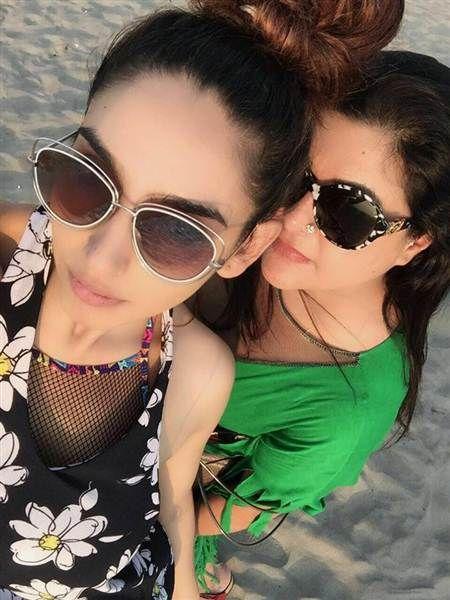 Ragini Dwivedi Enjoys Her Vacation In Goa With Her Family