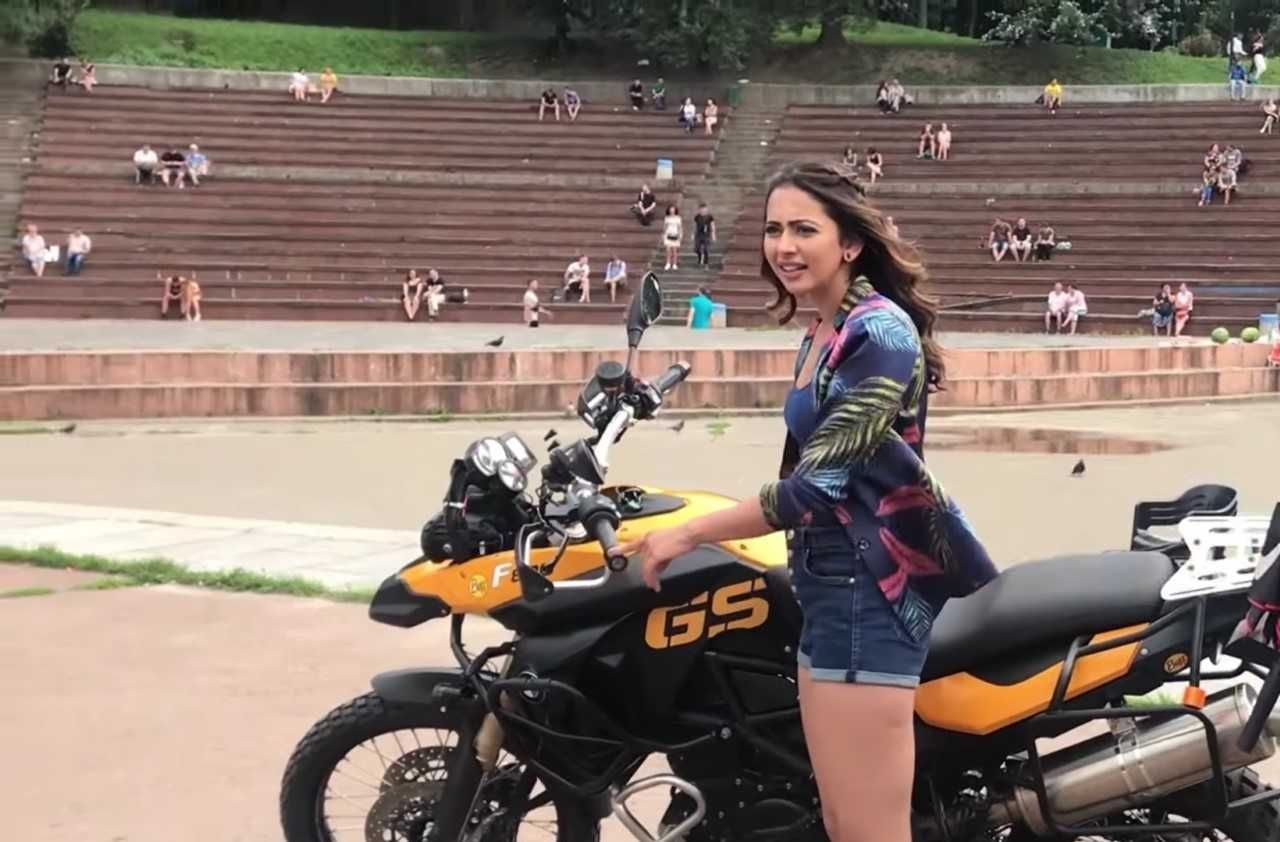 Rakul Preet Singh and Karthi in Dev Movie