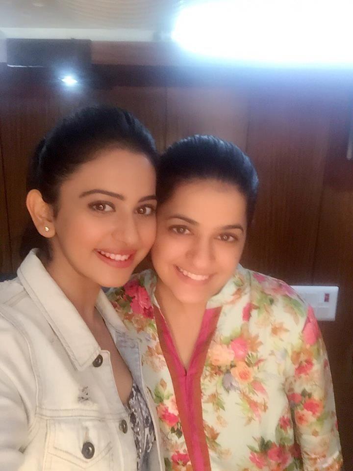 Ram Charan & Rakul On The Sets Of Dhruva Photos