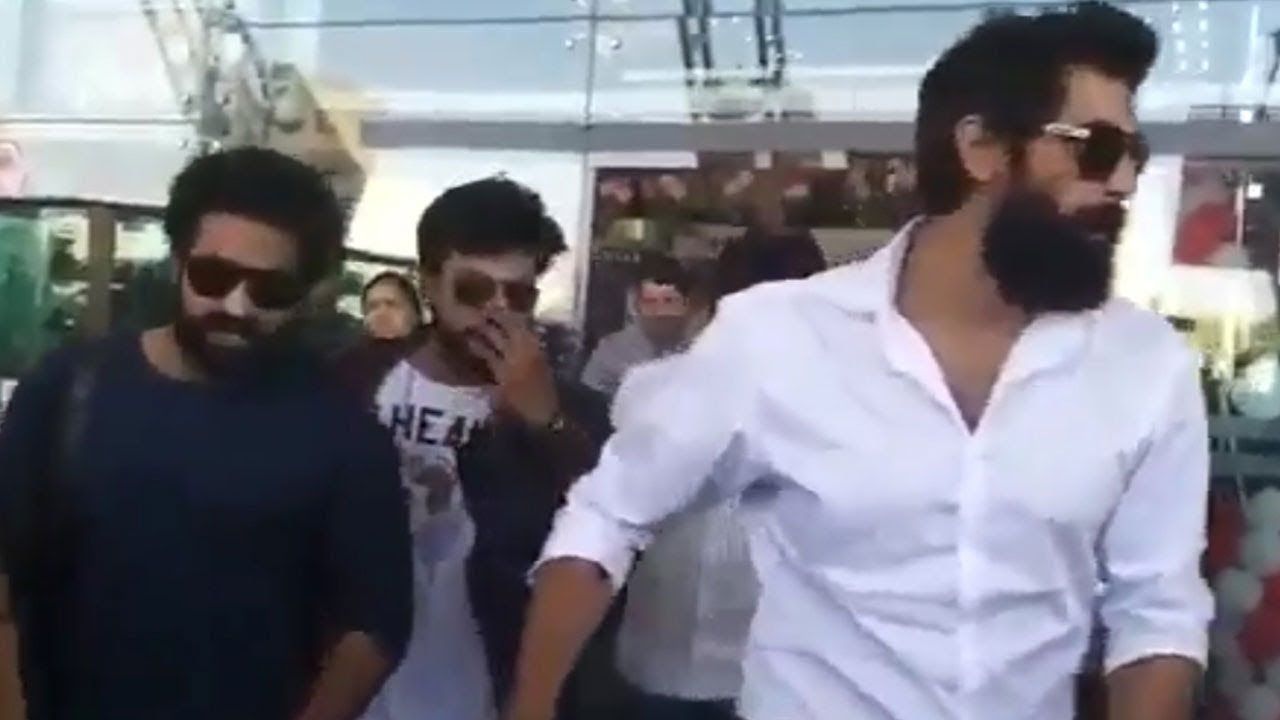 Ram Charan Ntr Stopped Jaipur Airport