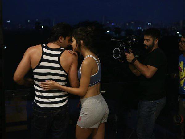 Ranbir Kapoor Gets INTIMATE With A Model & His RAUNCHY Pictures Go Viral!