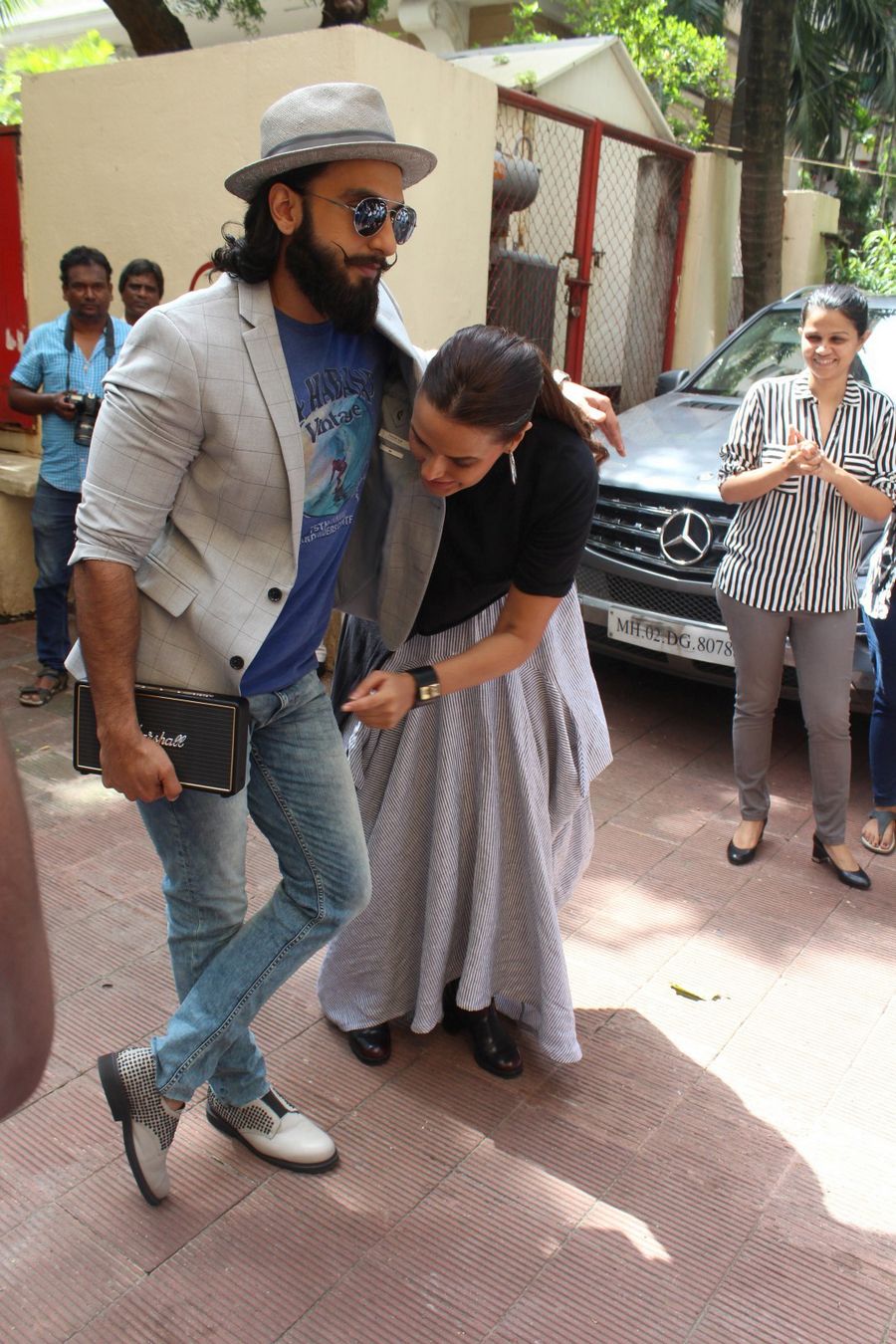 Ranveer Singh & Neha Dhupia to be Spotted Stills