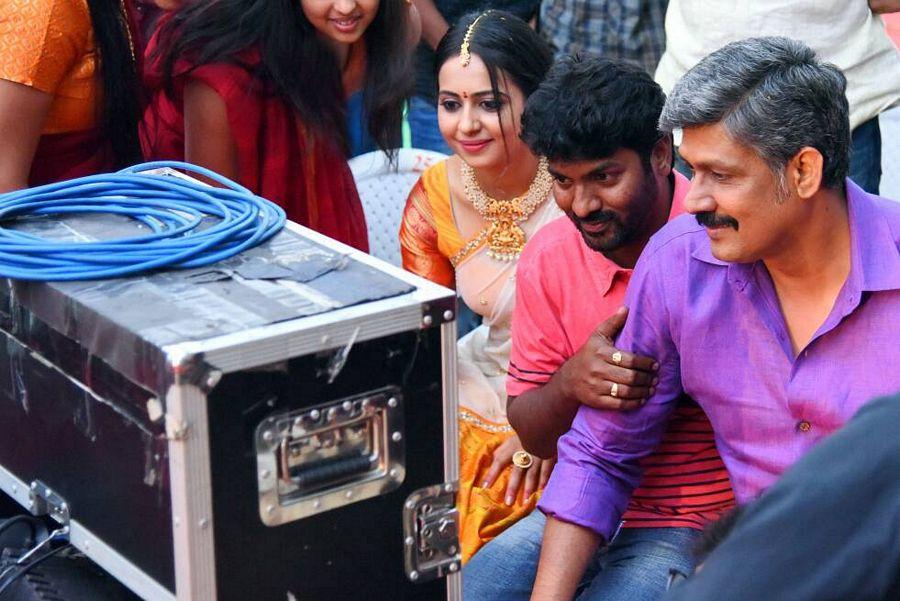 Rarandoi Veduka Chuddam Movie Latest Working Stills