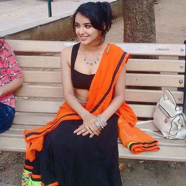 Mesmerizing Malvika's latest clicks from her TV commercials
