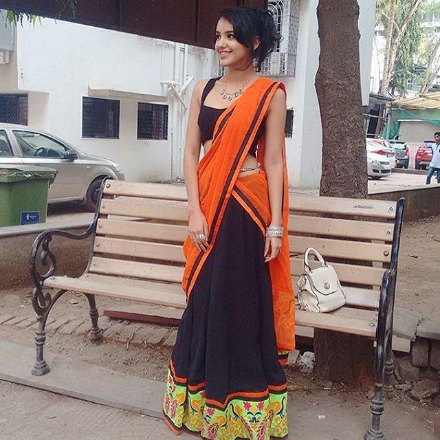 Mesmerizing Malvika's latest clicks from her TV commercials