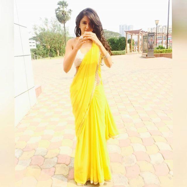 Mesmerizing Malvika's latest clicks from her TV commercials