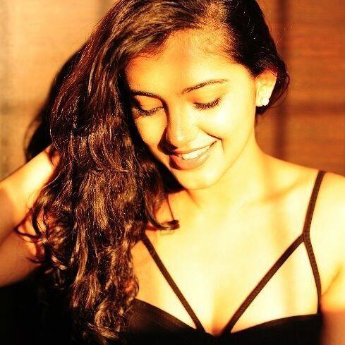 Mesmerizing Malvika's latest clicks from her TV commercials