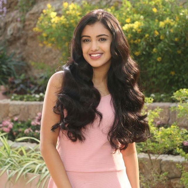 Mesmerizing Malvika's latest clicks from her TV commercials