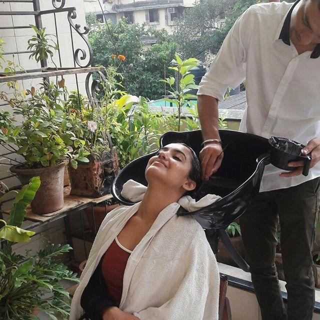Mesmerizing Malvika's latest clicks from her TV commercials