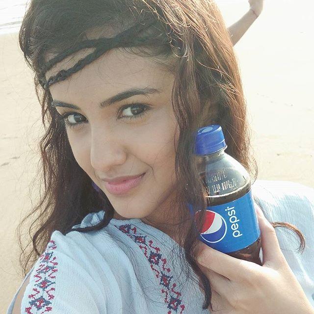 Mesmerizing Malvika's latest clicks from her TV commercials