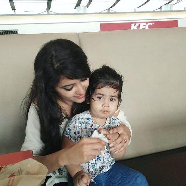 Mesmerizing Malvika's latest clicks from her TV commercials