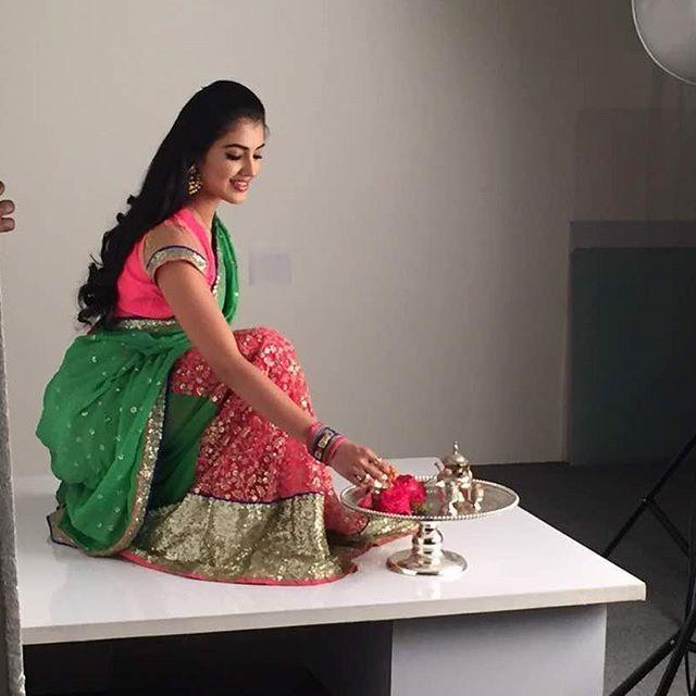 Mesmerizing Malvika's latest clicks from her TV commercials