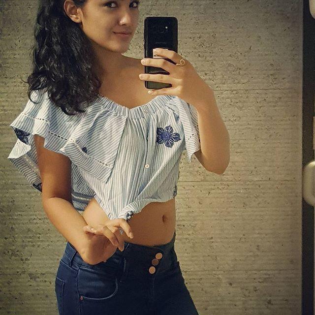 Mesmerizing Malvika's latest clicks from her TV commercials