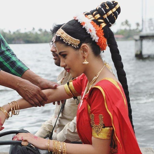 Mesmerizing Malvika's latest clicks from her TV commercials