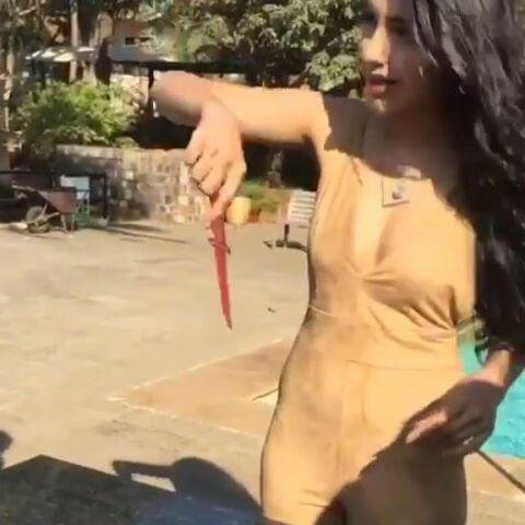 Mesmerizing Malvika's latest clicks from her TV commercials
