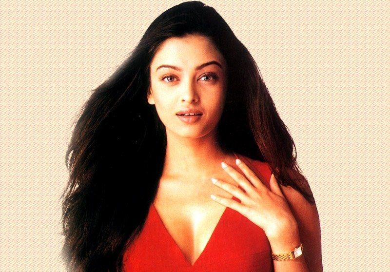 Rare & Unseen Pictures Of Aishwarya Rai You May Have Never Seen