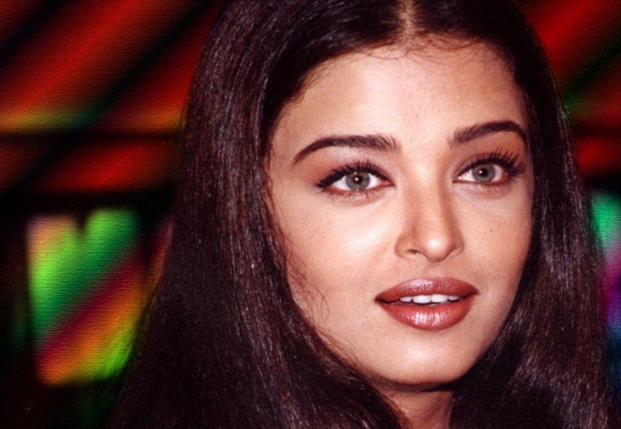 Rare & Unseen Pictures Of Aishwarya Rai You May Have Never Seen