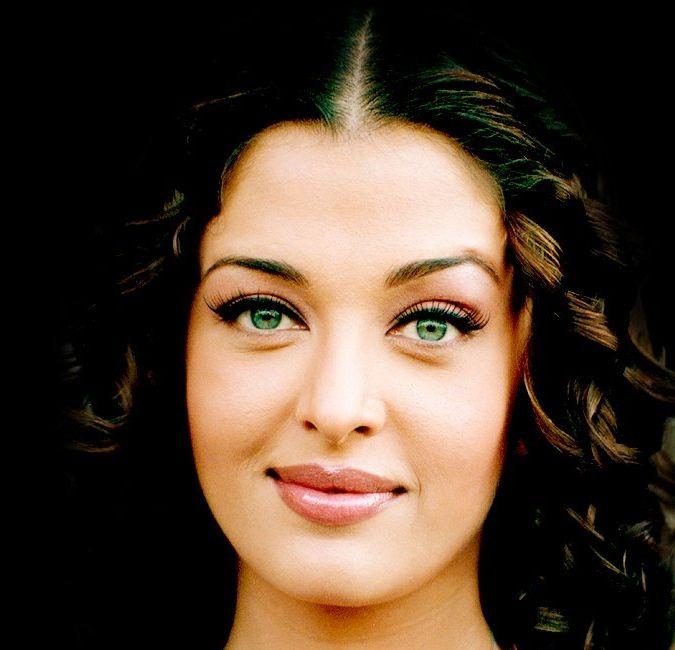 Rare & Unseen Pictures Of Aishwarya Rai You May Have Never Seen