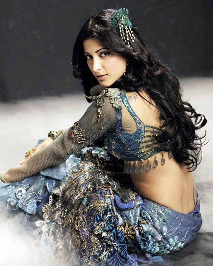 Rare And Unseen Images Of Shruthi Hassan