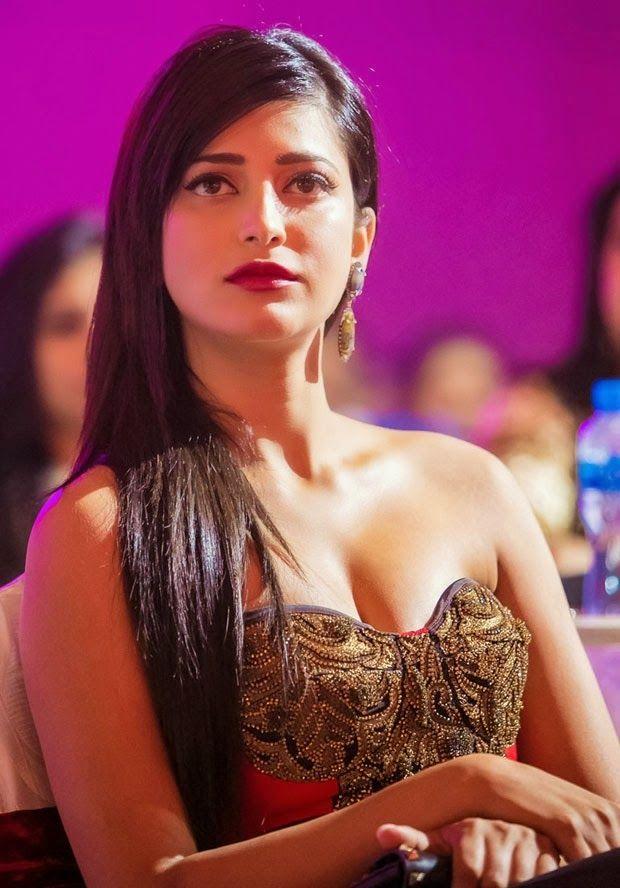 Rare And Unseen Images Of Shruthi Hassan